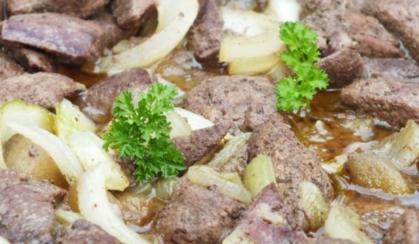 Пържен дроб с ябълки