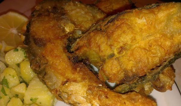 Пържен шаран с бяло брашно