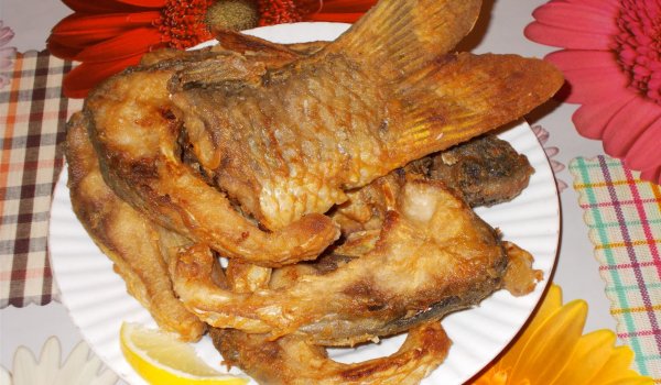 Пържен шаран с царевично брашно