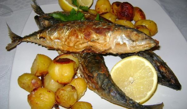 Пържена риба с дребни картофки