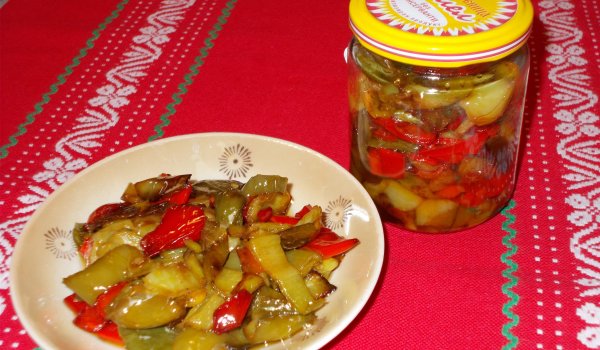 Пържени чушки в буркани за зимата