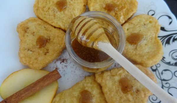 Пържени филийки с ябълка и канела