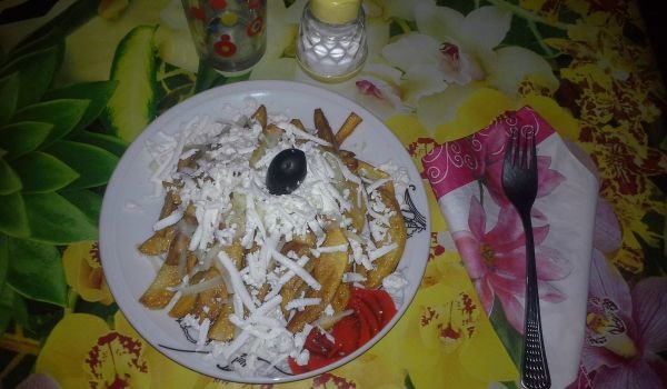 Пържени картофи със сирене и кашкавал