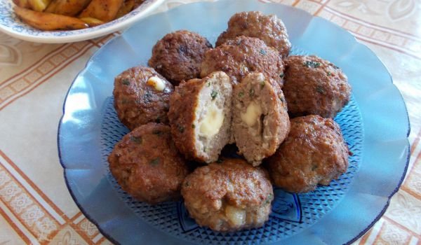 Пържени кюфтета с кашкавал