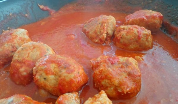 Пържени кюфтета сос