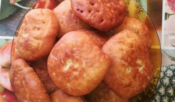Пържени питки с плънка от пастърма