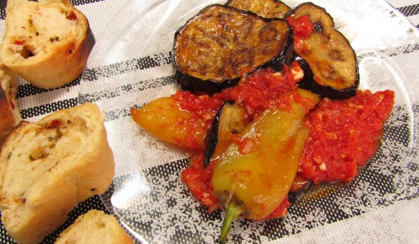 Пърженица с Чушки, Домати и Патладжан