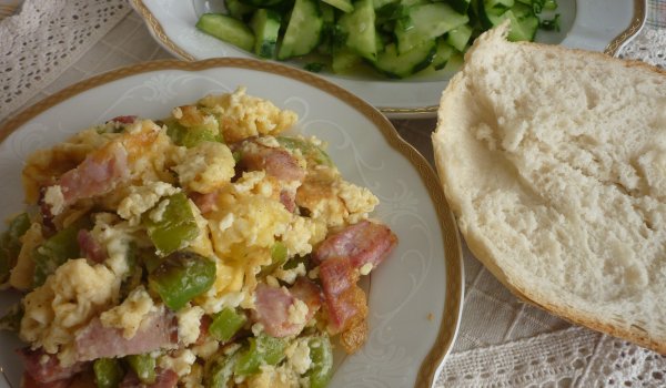 Пърженица с чушки и бекон