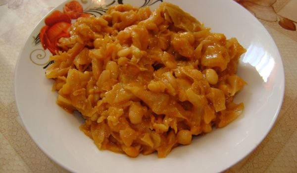 Пържено кисело зеле с боб