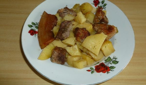 Пържено свинско с картофи