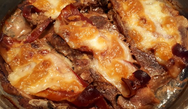Пържоли с бекон и кашкавал