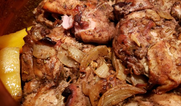 Пържоли с картофи в гювеч
