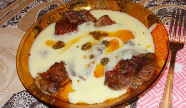 Пържоли с млечно-кисел сос