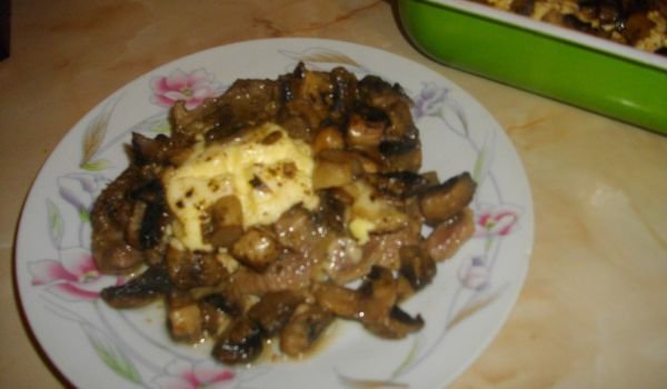 Пържоли с вино и сирена