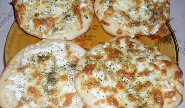 Пърленки със сирене, кашкавал и чесънче