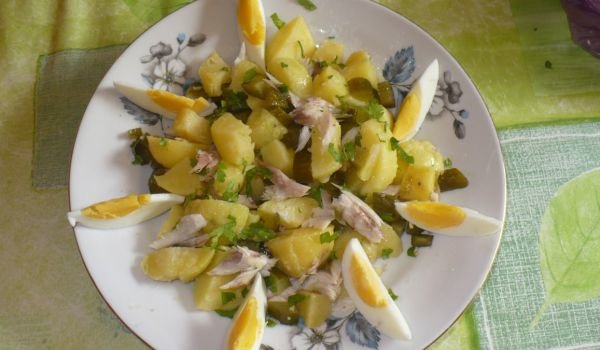 Пушена скумрия с картофи