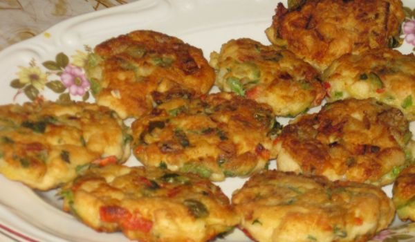 Пъстри пилешки кюфтета
