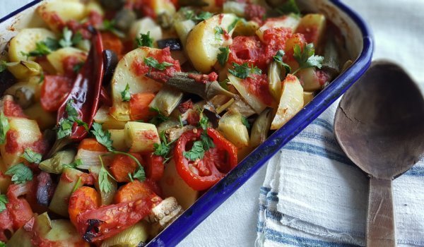 Пъстър есенен гювеч на фурна