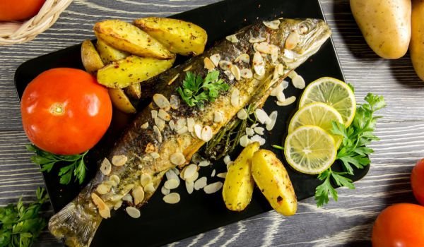 Пъстърва с бадеми