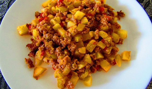Рататуй с месо и картофи