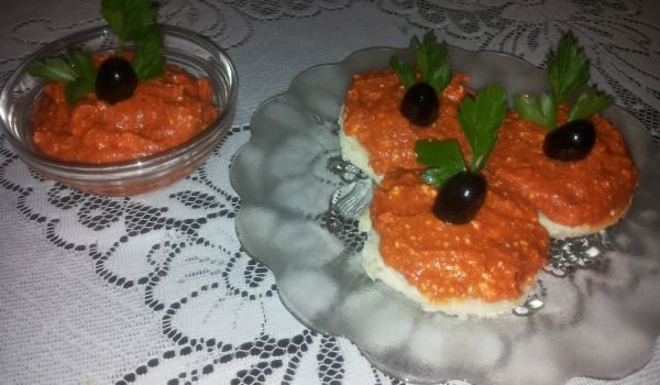 Разядка с червени чушки и патладжан