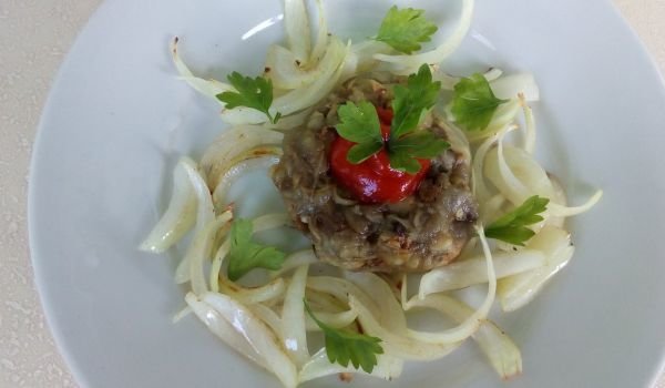 Разядка с патладжан и лук