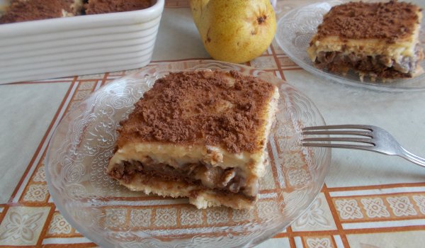 Разкошна бисквитена торта с круши и нескуик