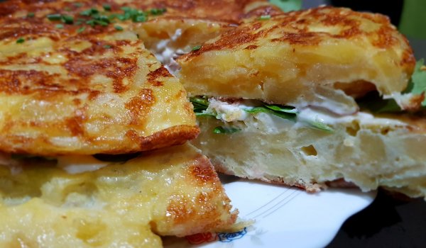 Разкошна двойна тортиля еспаньола с плънка