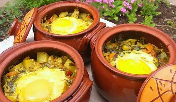 Разкошни зеленчукови гювечета с лобода