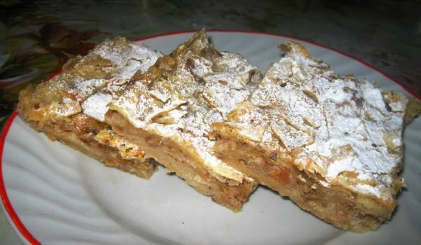 Различна млечна баница