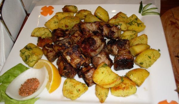 Ребърца със картофи соте
