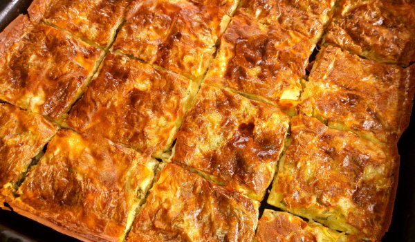 Редена баница с киселец и левурда