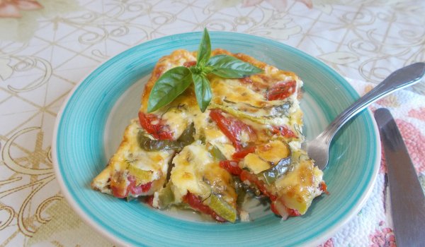 Редена запеканка с тиквички и зеленчуци