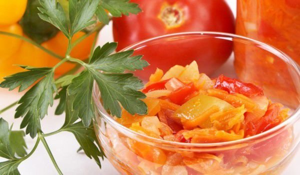 Рязана туршия от зеле и капии