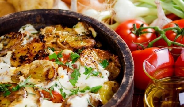 Риба с картофи в гювеч