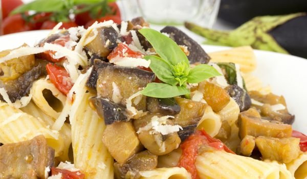 Ригатони с патладжани и рикота