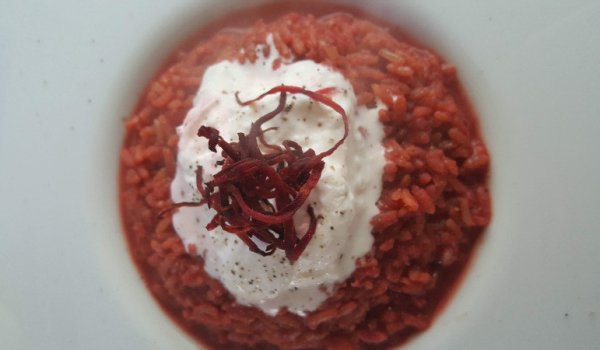 Ризото с червено цвекло и моцарела