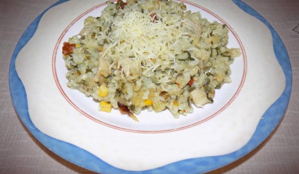 Ризото с мариновани сушени домати, пиле и спанак