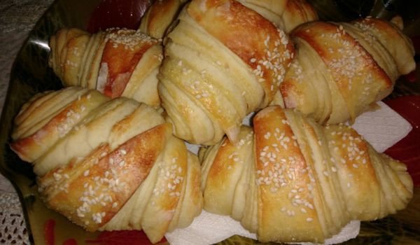 Рогчета с крема сирене
