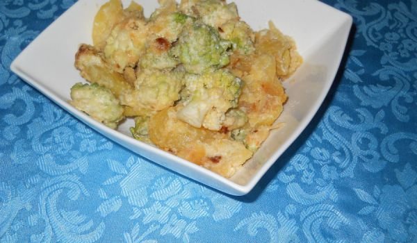 Романеско броколи с картофи и сметана