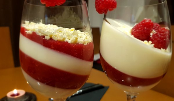 Романтичен десерт с малини и маскарпоне