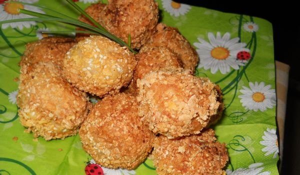 Рошави хлебни топчета с плънка