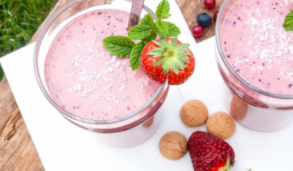 Розов шейк с кокос