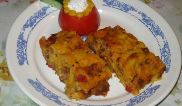 Руло от картофи с кайма и печени чушки