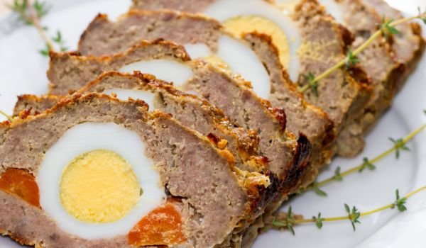 Руло Стефани с пъдпъдъчи яйца