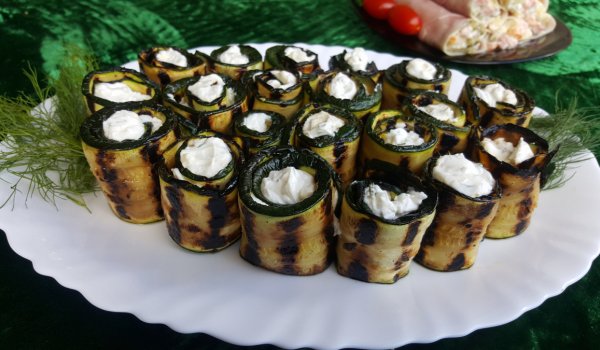 Рулца от гриловани тиквички