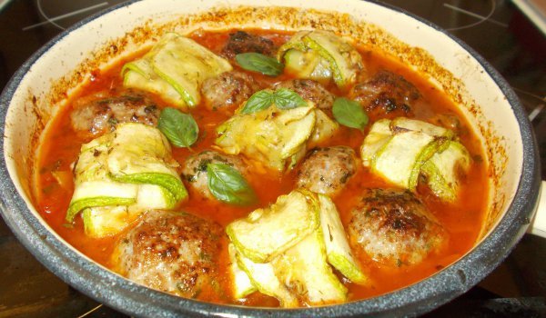 Рулца от кюфтета с тиквички