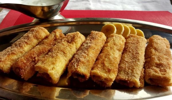 Рулца от пържени филийки с кашкавал и шунка