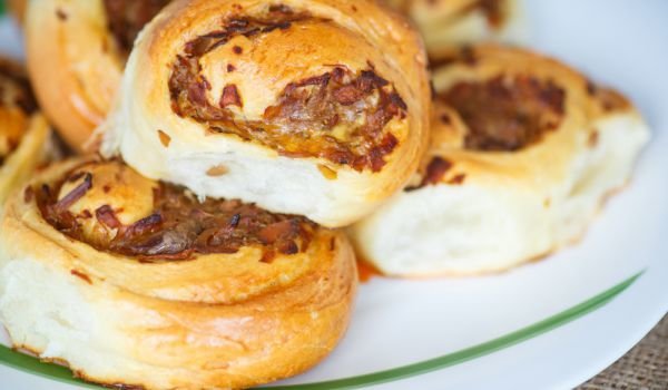Руски кифлички със зеле и чесън