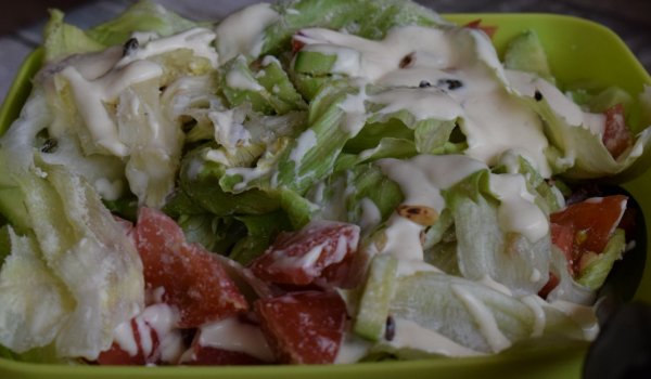 Салата айсберг с майонезен дресинг